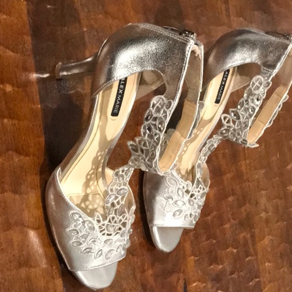 Shoes - Picture 3 of 7